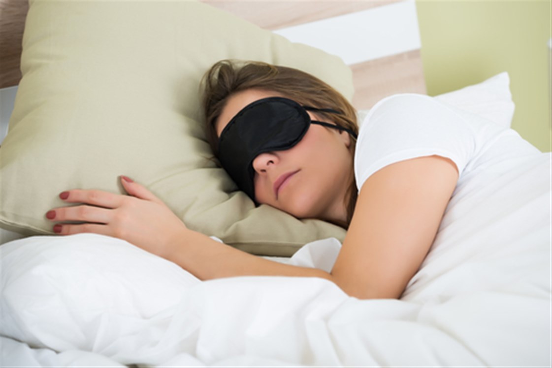 فوائد قناع النوم 